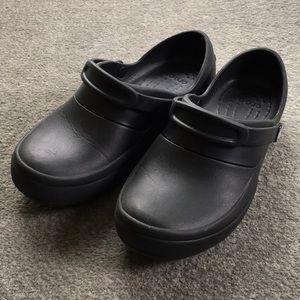 CROCS WOMEN’S MERCY WORK CLOG - size 6